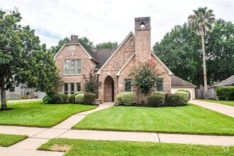 Building Photo - 811 Sugar Plum Cir