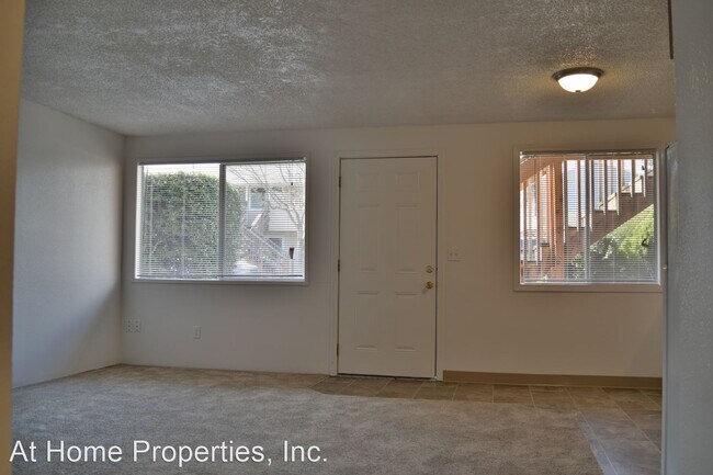 Building Photo - 934-936 NW Sycamore Ave