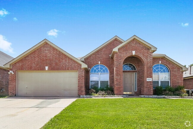 Building Photo - 4927 Autumn Hill