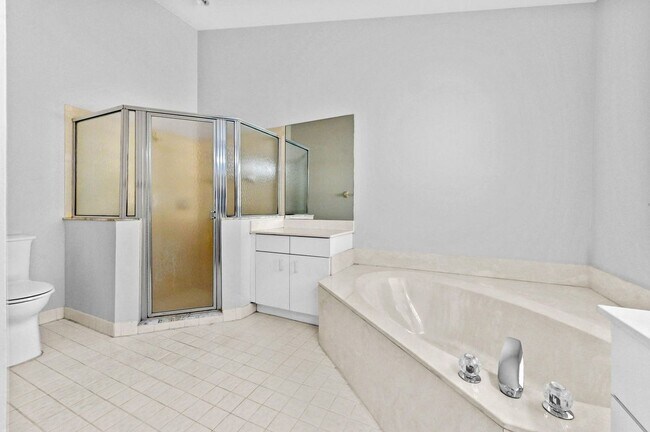 Foto del edificio - 14066 Glenlyon Ct