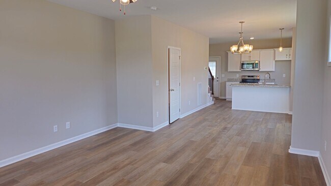 Foto del edificio - 1 Year of FREE Alarm Monitoring! 2 Bedroom with 2.5 Bath House! Available Now!