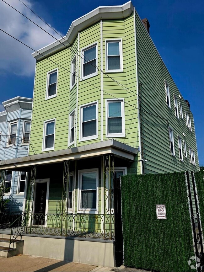 Building Photo - 348 Saw Mill River Rd