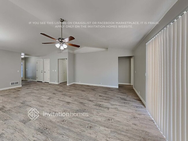 Foto del edificio - 7564 Dobbs Dr