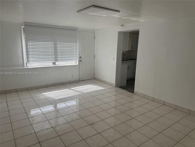 Foto del edificio - 1639 Fletcher St