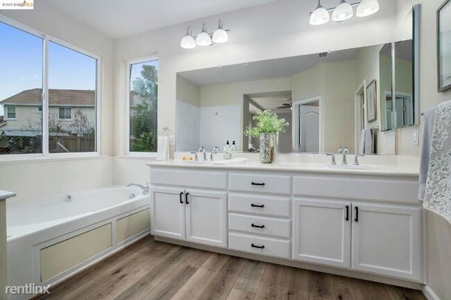 Building Photo - 4 br, 3 bath House - 707 Ellesmere Ct