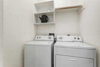 Building Photo - 9322 Eaglewood Glen Tr