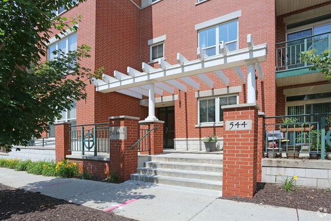 Building Photo - Bel Mora