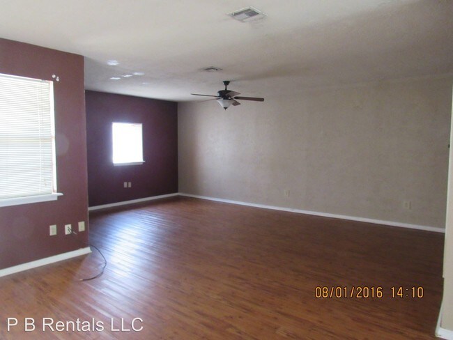 Building Photo - 3903 SW Pecan Pl