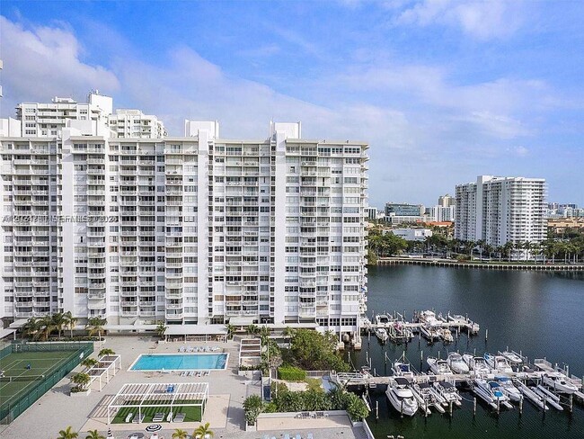 Foto del edificio - 18081 Biscayne Blvd