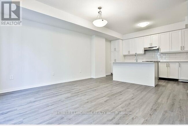 Building Photo - 11-111 Almond Blossom Mews