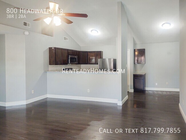 Building Photo - 800 Headwater Dr