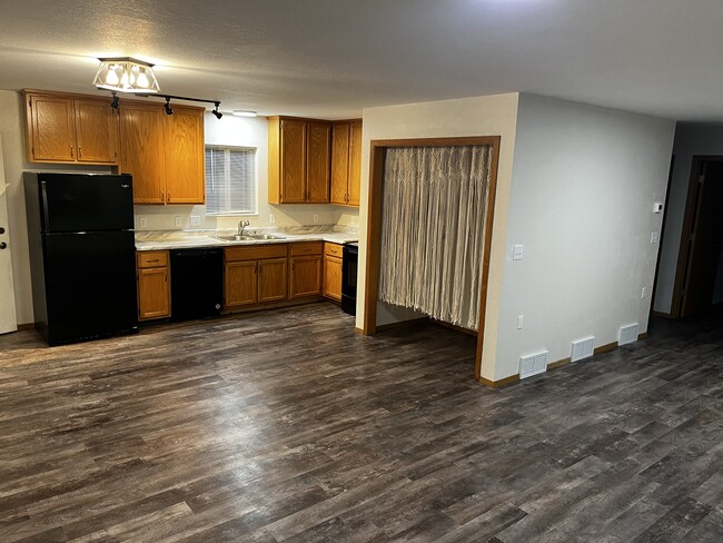 Kitchen and Dining room 16' X 13' - 1800 S Grange Ave