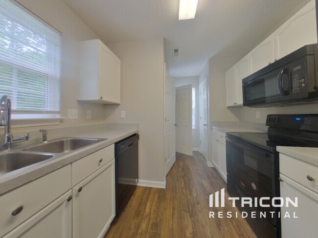 Foto del edificio - 3052 Westwinds Ct