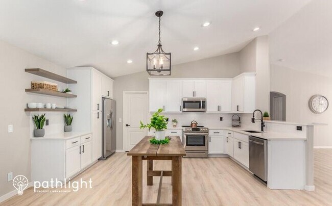 Building Photo - 16204 W Cottonwood Street, Surprise, AZ, 8...