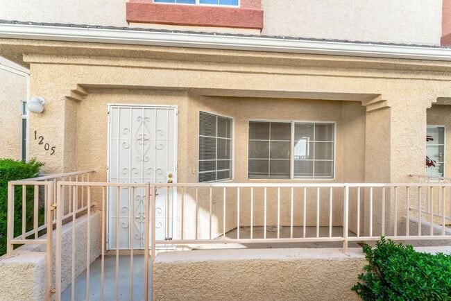 Building Photo - Charming Northwest Las Vegas Home with Open Living and Inviting Outdoor Space!