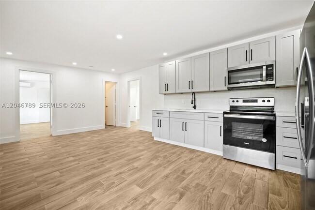 Foto del edificio - 10990 NW 18th Ave