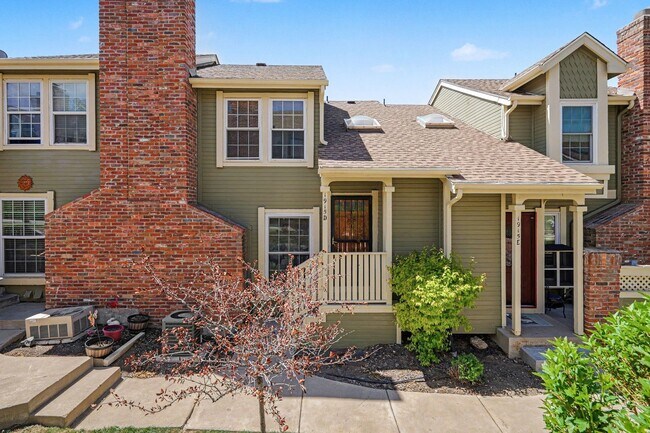 Foto del edificio - Conveniently Located 3BR/2 Bath Townhome