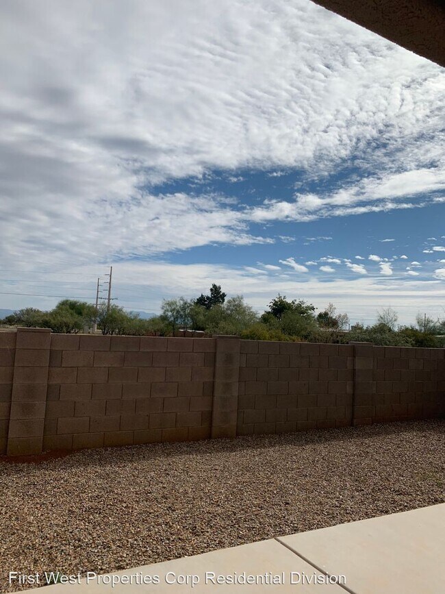 Building Photo - 3 br, 2 bath House - 2280 Las Brisas Way