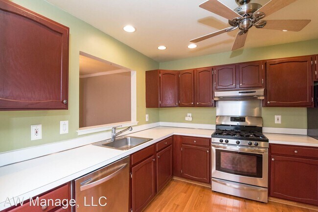 Foto del edificio - 3 br, 2.5 bath House - 31 Long Green Court