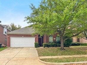 Building Photo - 2820 Thorncreek Ln