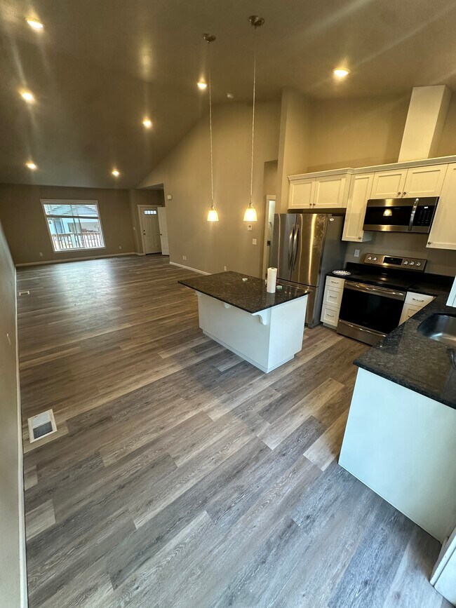 Building Photo - 236 E St