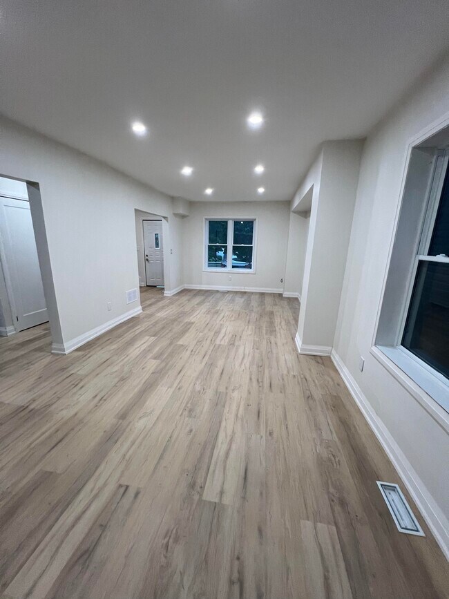 Photo du bâtiment - 45 Berryman Ave