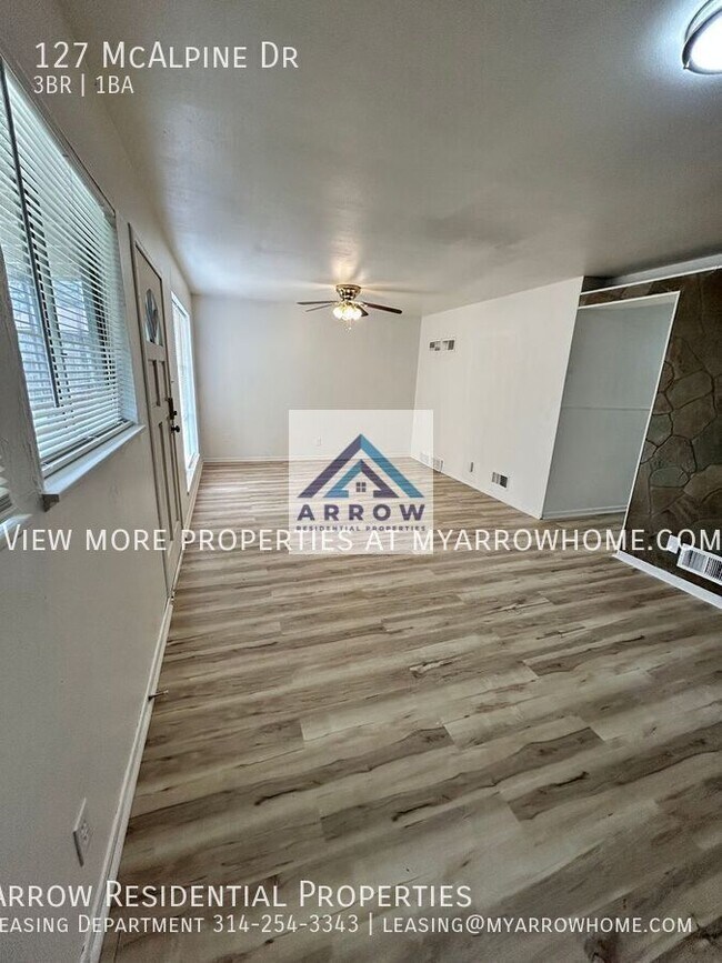 Foto del edificio - 127 McAlpine Dr-