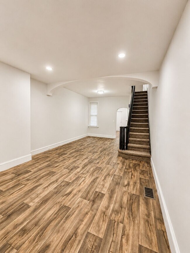 Building Photo - 3BR Home with Central Air & Pet-Friendly Living in Philadelphia