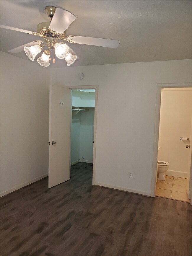 Foto del edificio - 3400 Timmons Ln