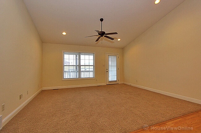 Foto del edificio - 2358 Garrett Ln