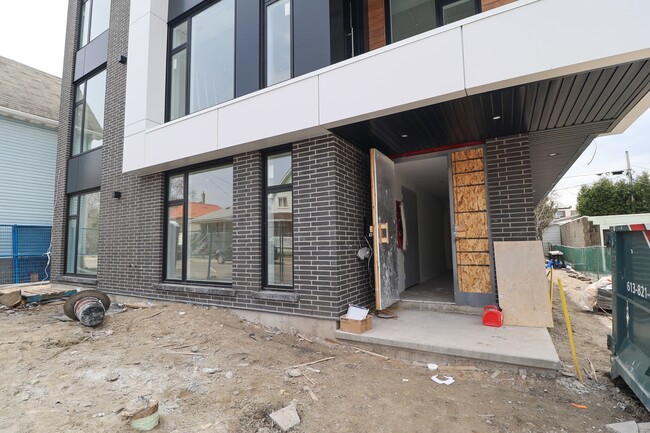 Building Photo - 174 Ethel St