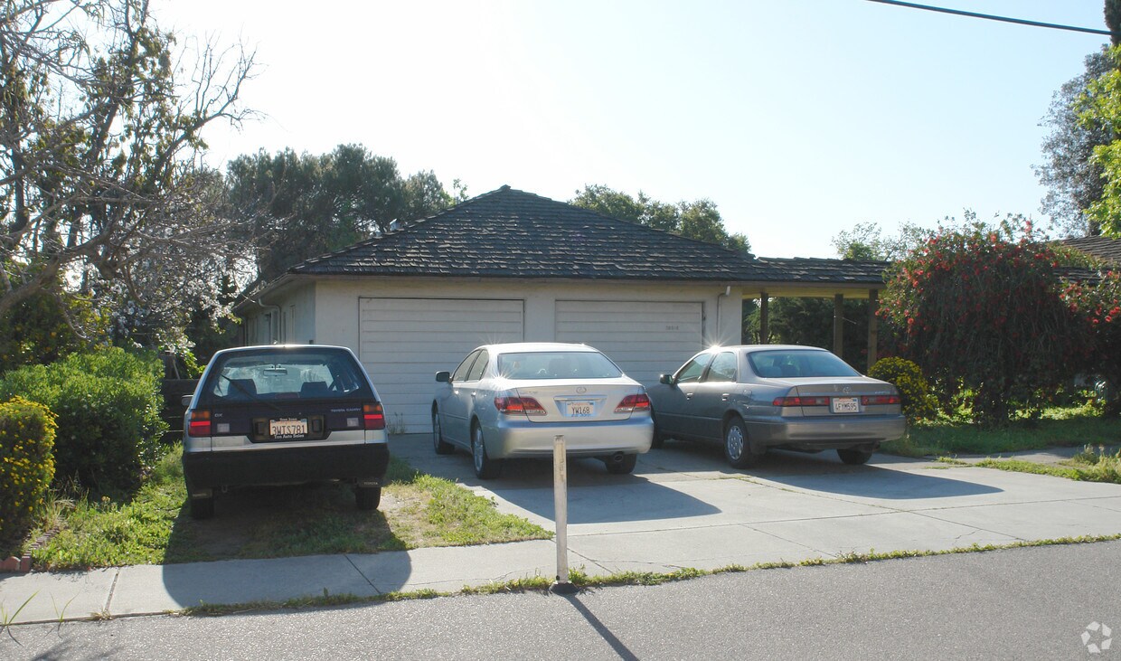 Primary Photo - 10040 Bianchi Way