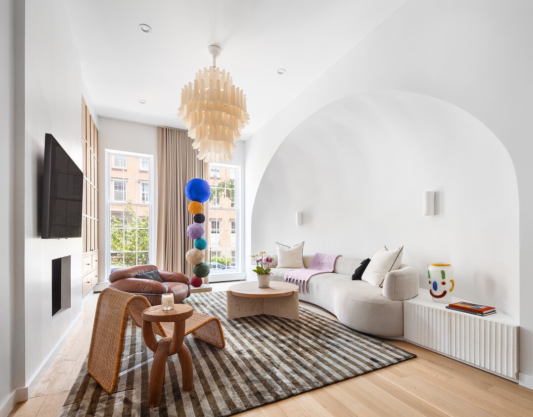 Foto principal - 346 W 22nd St