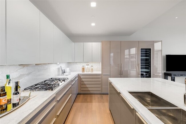 Photo - 1918 Olive St Apartment