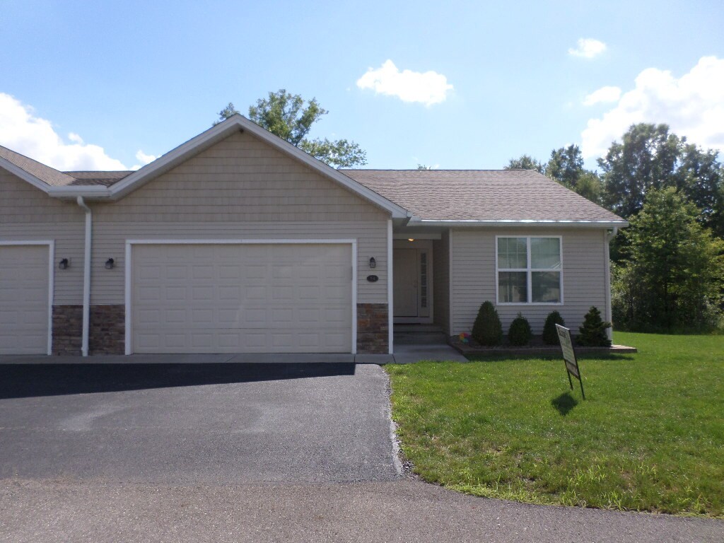 54 Klines Cv, Girard, OH 44420 Condo for Rent in Girard, OH