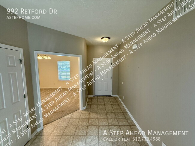 Building Photo - 992 Retford Dr