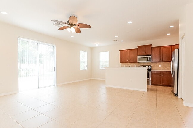 Building Photo - 6139 Twin Bridges Dr