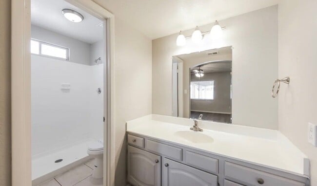Building Photo - 16510 W Jenan Dr