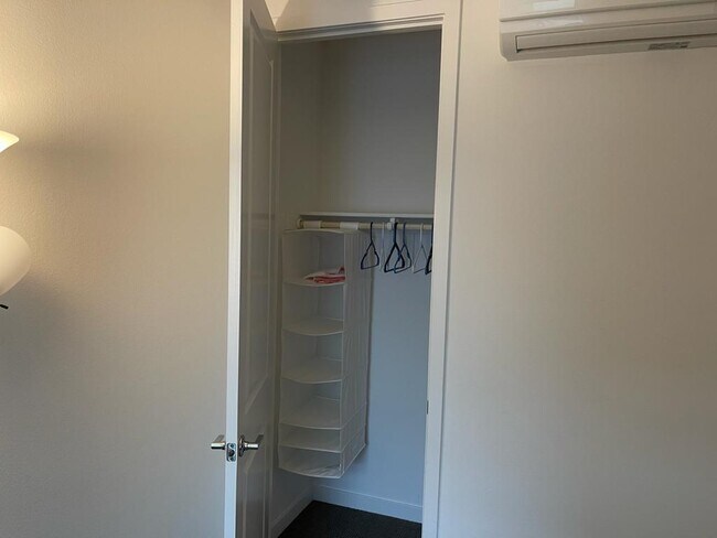 Foto del edificio - 5801 Sterling St