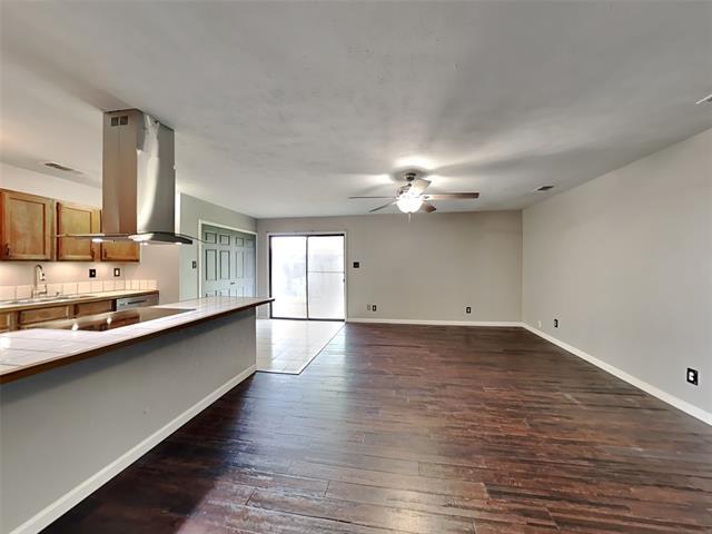 Building Photo - 912 Sunny Slope Dr