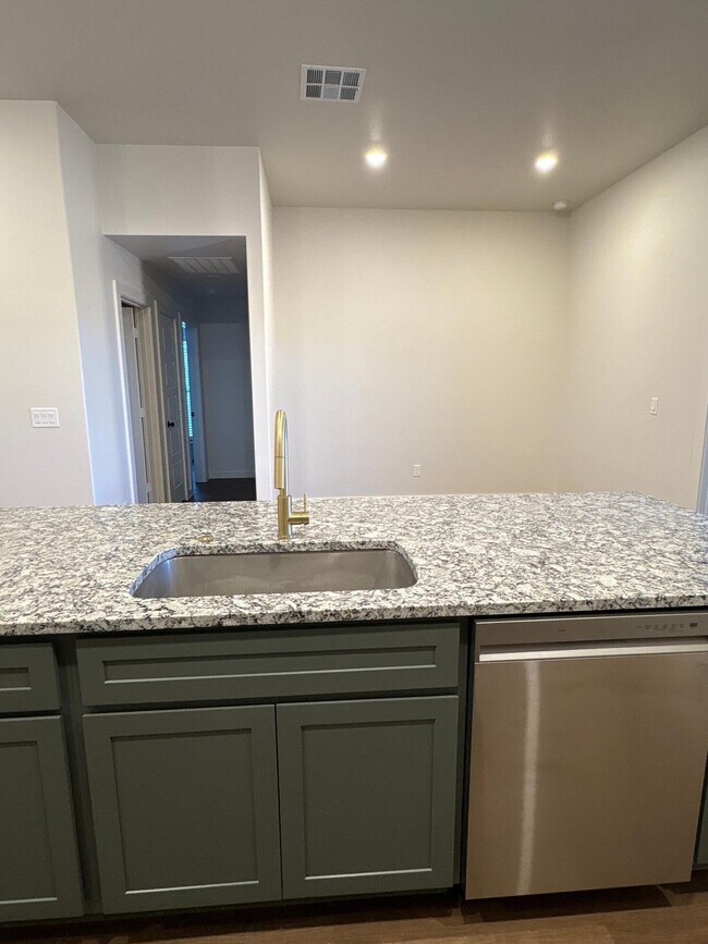 Foto del edificio - 2138 Langford Ave