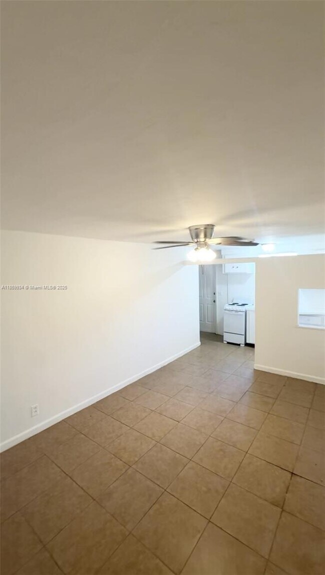 Foto del edificio - 335 NW 32nd St