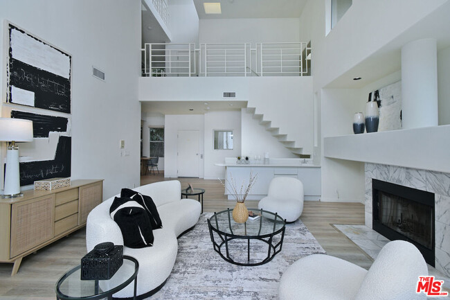 Building Photo - 1701 N Beverly Dr