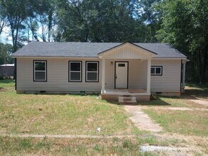 Building Photo - 326 Sherman Dr