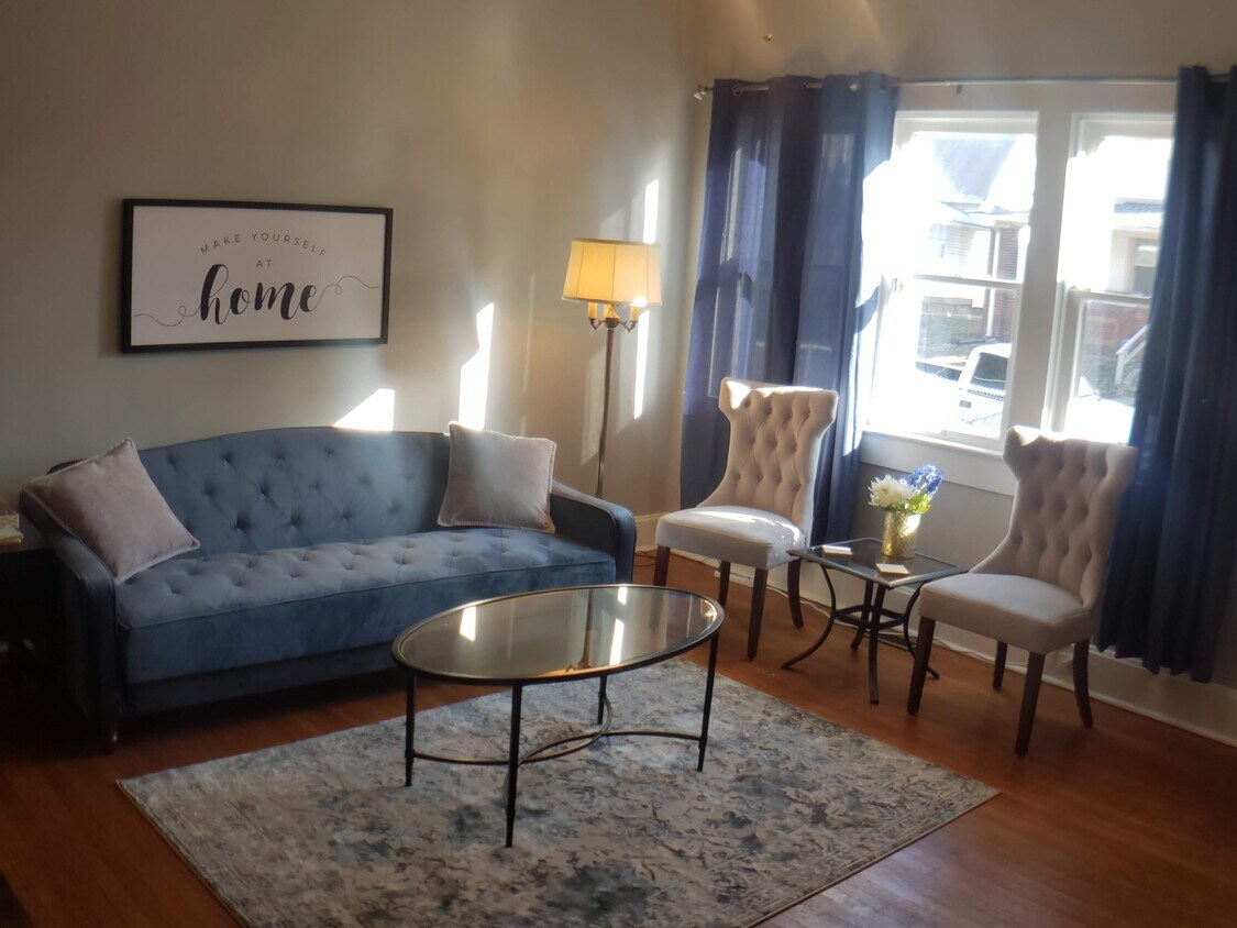 Foto principal - 216 N Summit St