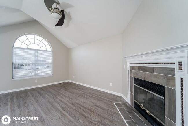 Building Photo - 11101 Meadow Run Rd, Louisville, KY 40229