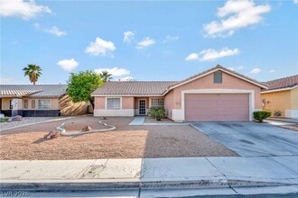 Building Photo - 5321 N Padero Dr