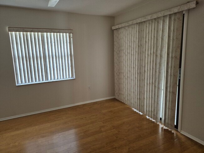 Foto del edificio - 5745 Summerside Ln