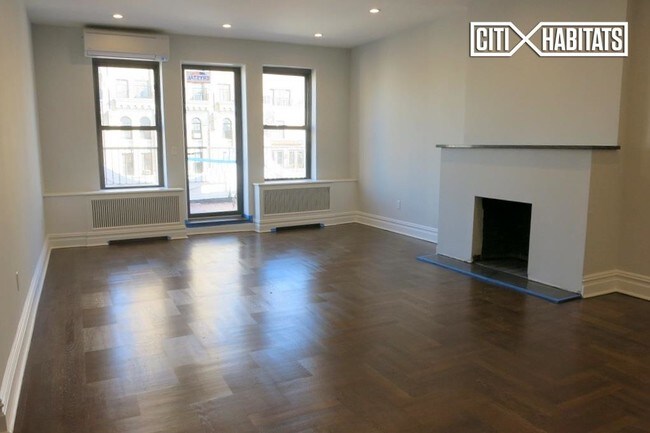 Building Photo - 242 E 72nd St