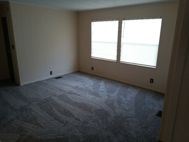 Building Photo - 4091 Palm Ln